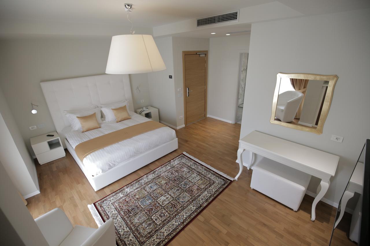 Hotel Bulqiza Bulqize Екстериор снимка